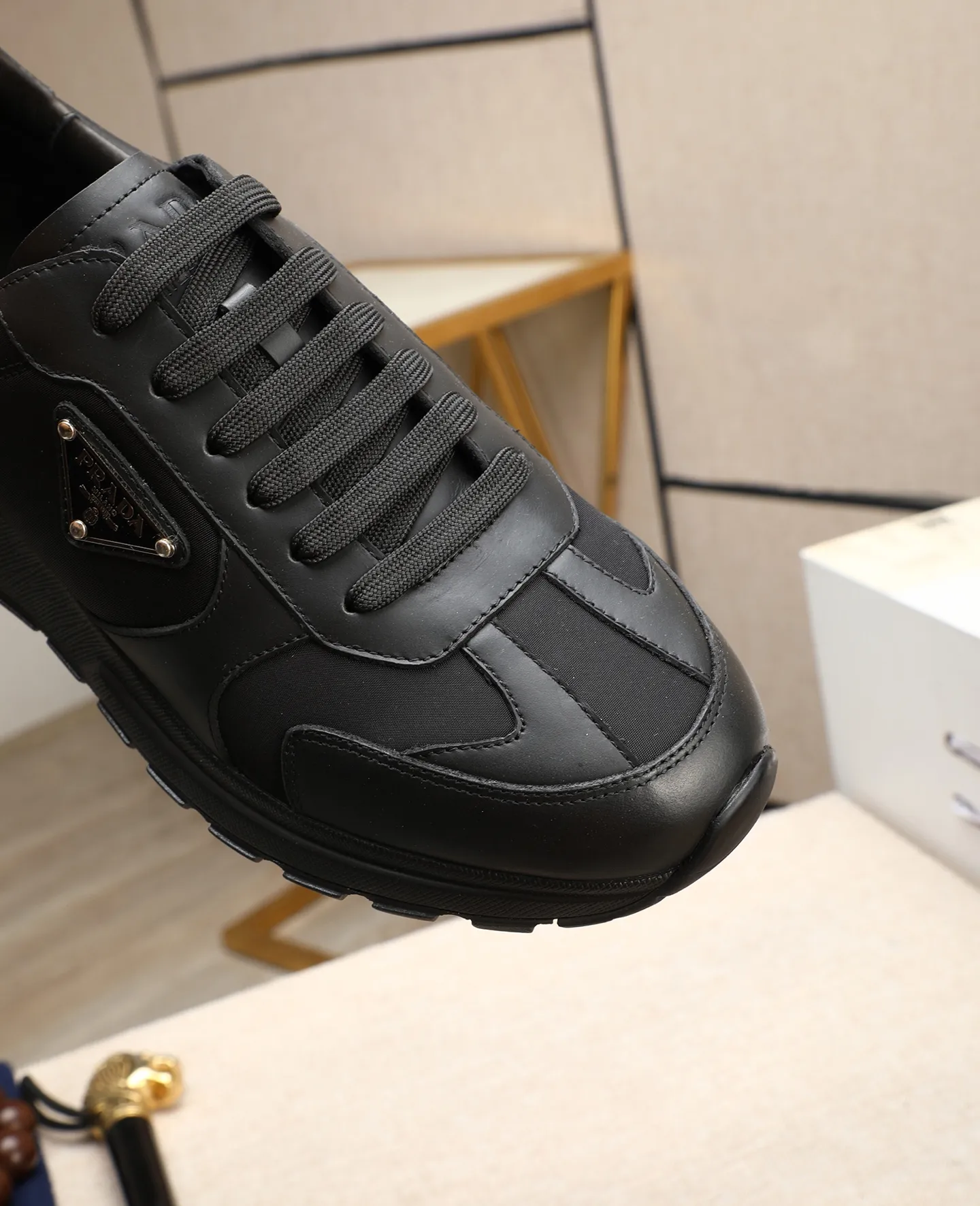 Men's shoes 💰600 Top quality New hot models on the official website, timeless for a century, 🆘 Trendy brand (Prada) mainly promotes hot models, avant-garde and versatile fashion men's shoes private version molding, cowhide surface splicing 1:1 oil edge treatment... fashionable and simple, original imported cowhide lining cowhide feet; the atmosphere and personality are more fashionable, eye-catching and pursuing class, it will subvert the old idea and be a must-have for fashion trendsetters with you! Must keep it for yourself! High-end comfort, high-end quality workmanship. Size: 38-44 Various colors available. full package
